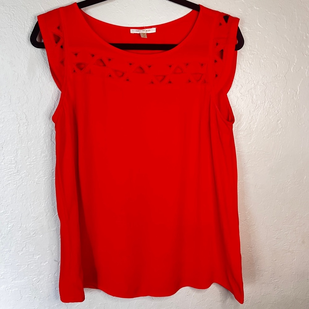 Skies Are Blue Woman’s Top - Size M